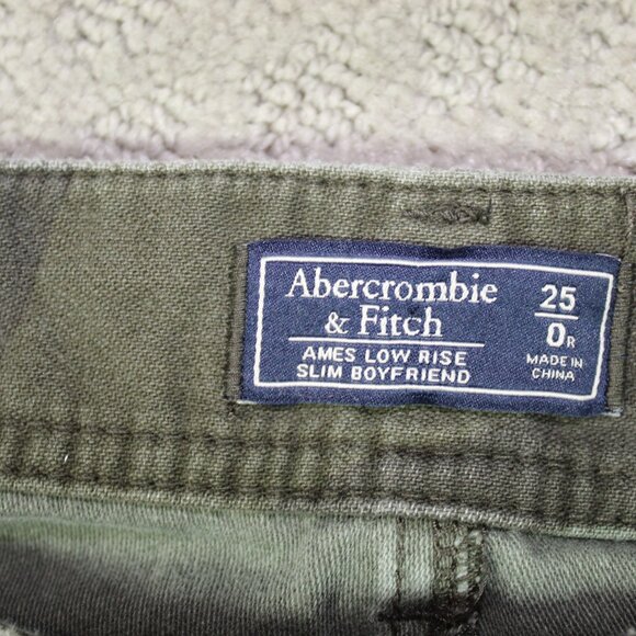Abercrombie and Fitch Vintage Women's 25" Camo Cargo Raw Hem Cropped Pants - Picture 3 of 7